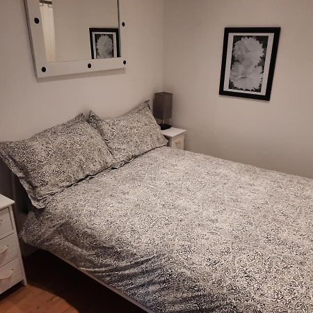 Lovely Home With Full En-Suite Double Bed Rooms レディング エクステリア 写真
