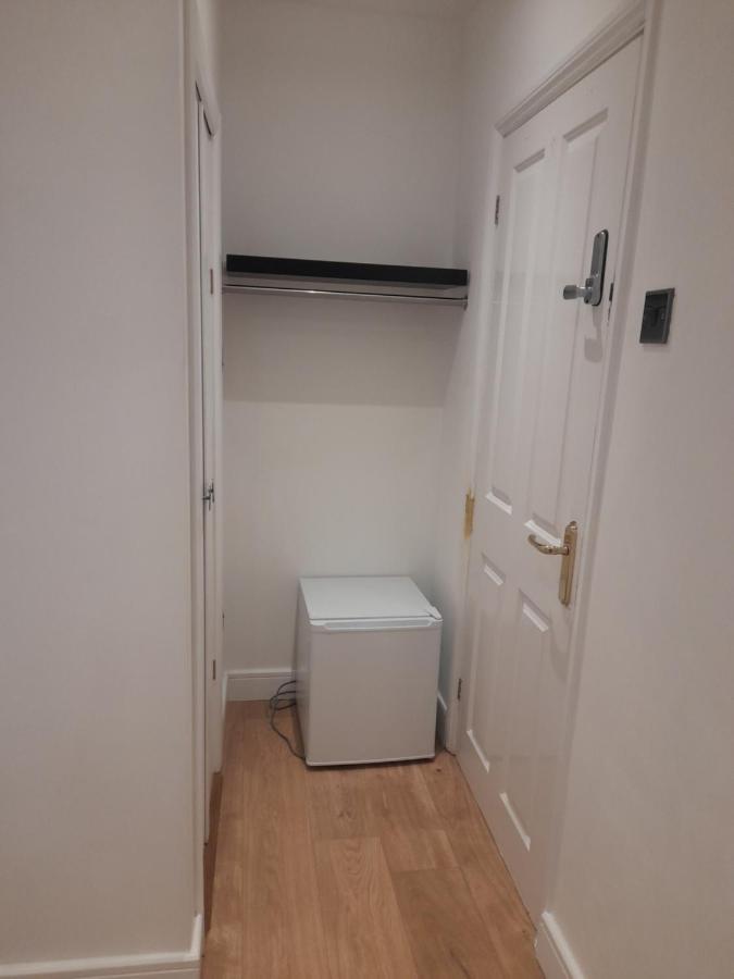 Lovely Home With Full En-Suite Double Bed Rooms レディング エクステリア 写真