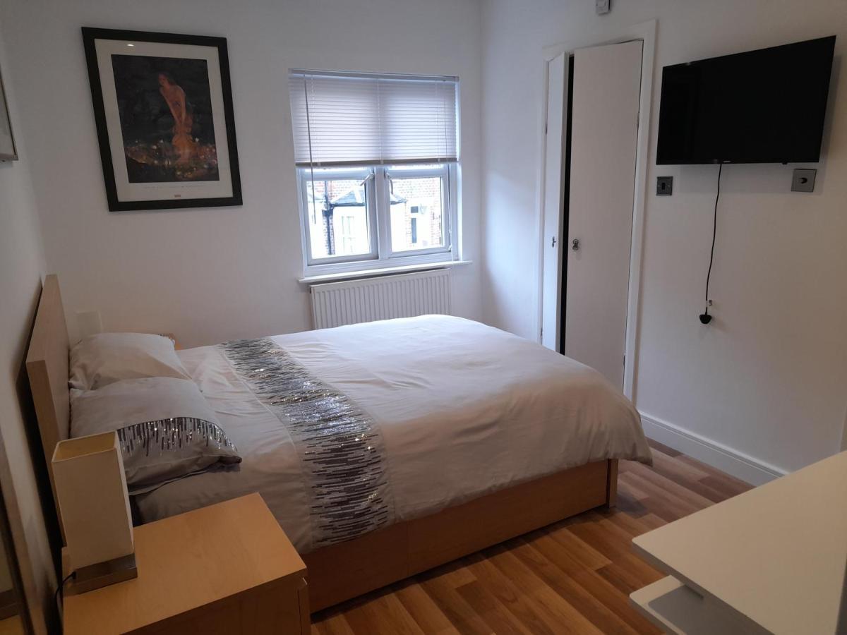 Lovely Home With Full En-Suite Double Bed Rooms レディング エクステリア 写真
