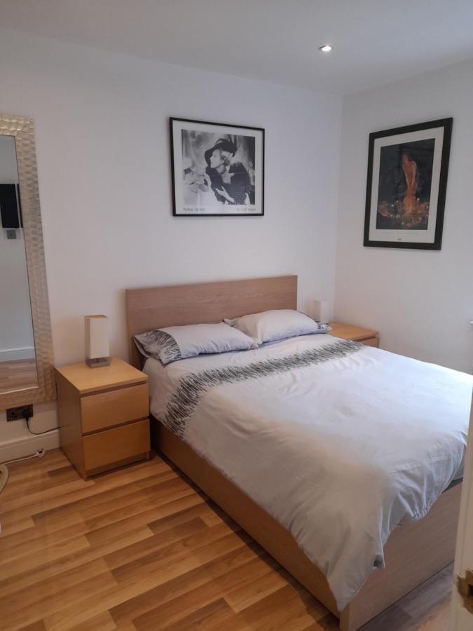 Lovely Home With Full En-Suite Double Bed Rooms レディング エクステリア 写真
