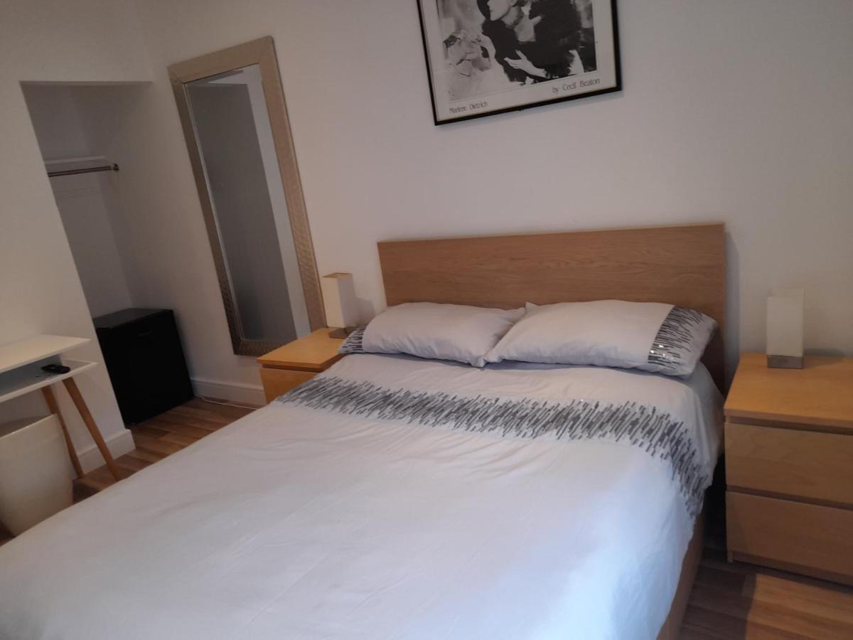 Lovely Home With Full En-Suite Double Bed Rooms レディング エクステリア 写真