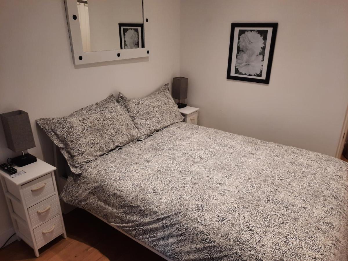 Lovely Home With Full En-Suite Double Bed Rooms レディング エクステリア 写真
