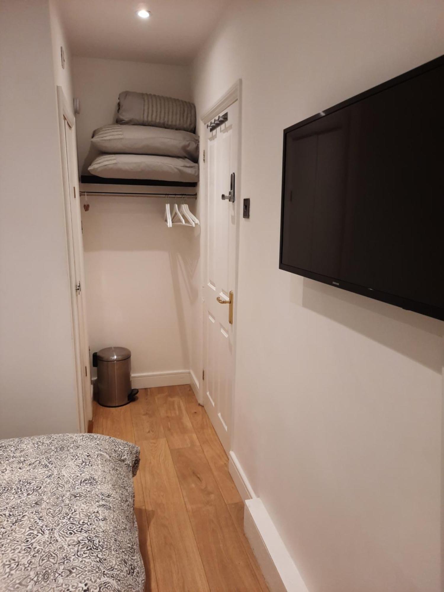 Lovely Home With Full En-Suite Double Bed Rooms レディング エクステリア 写真