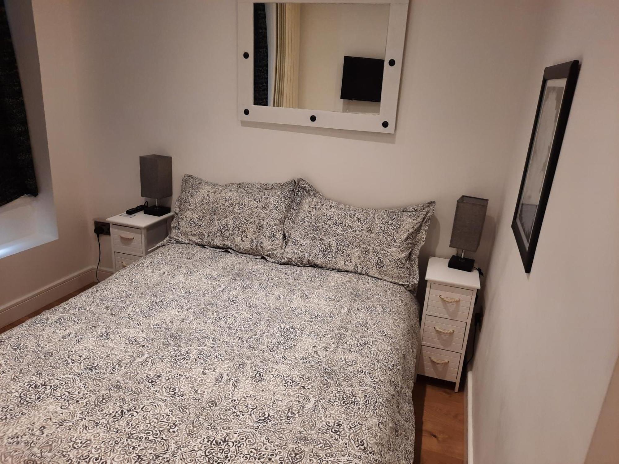 Lovely Home With Full En-Suite Double Bed Rooms レディング エクステリア 写真